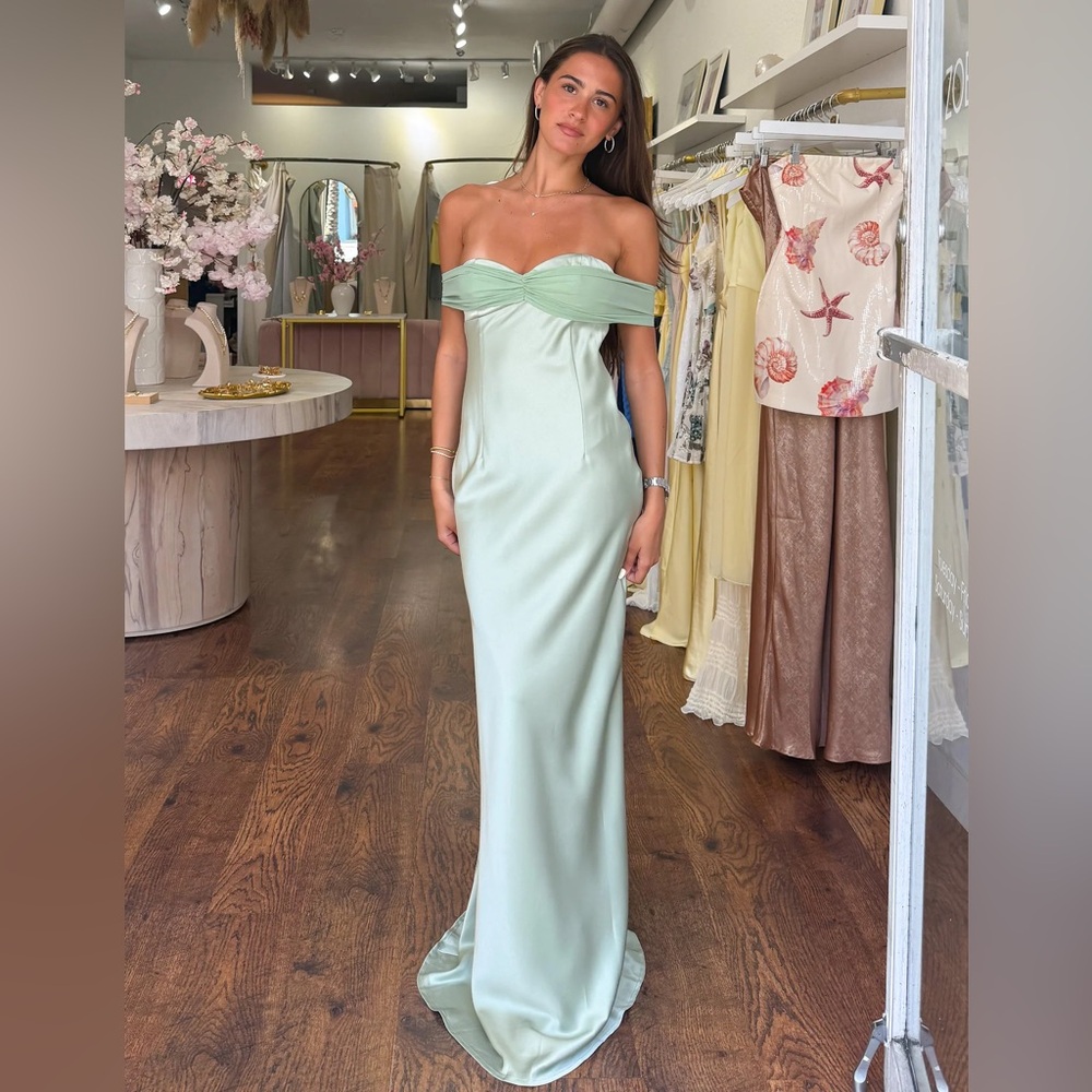 Elegant Off-Shoulder Mint Green Dress